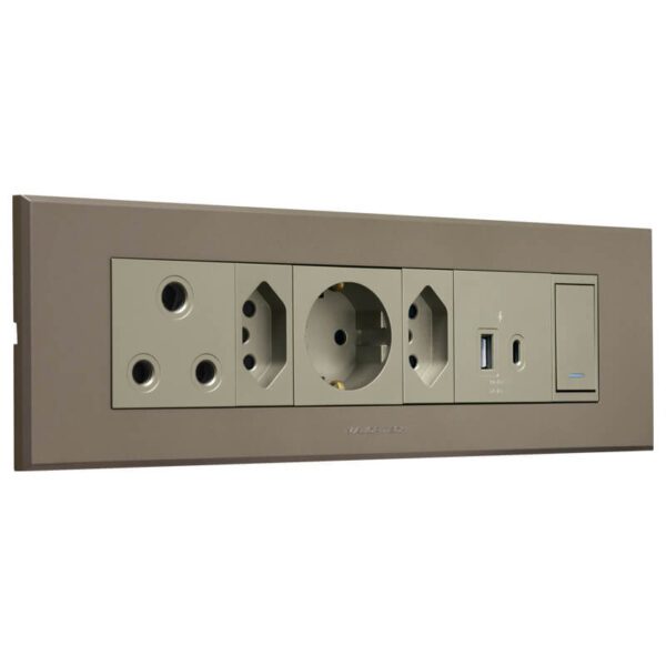 VETi 3 AURA - RSA, V-Slim, Schuko, USB-A & USB-C Omni Cluster - Titanium/Bronze Complete